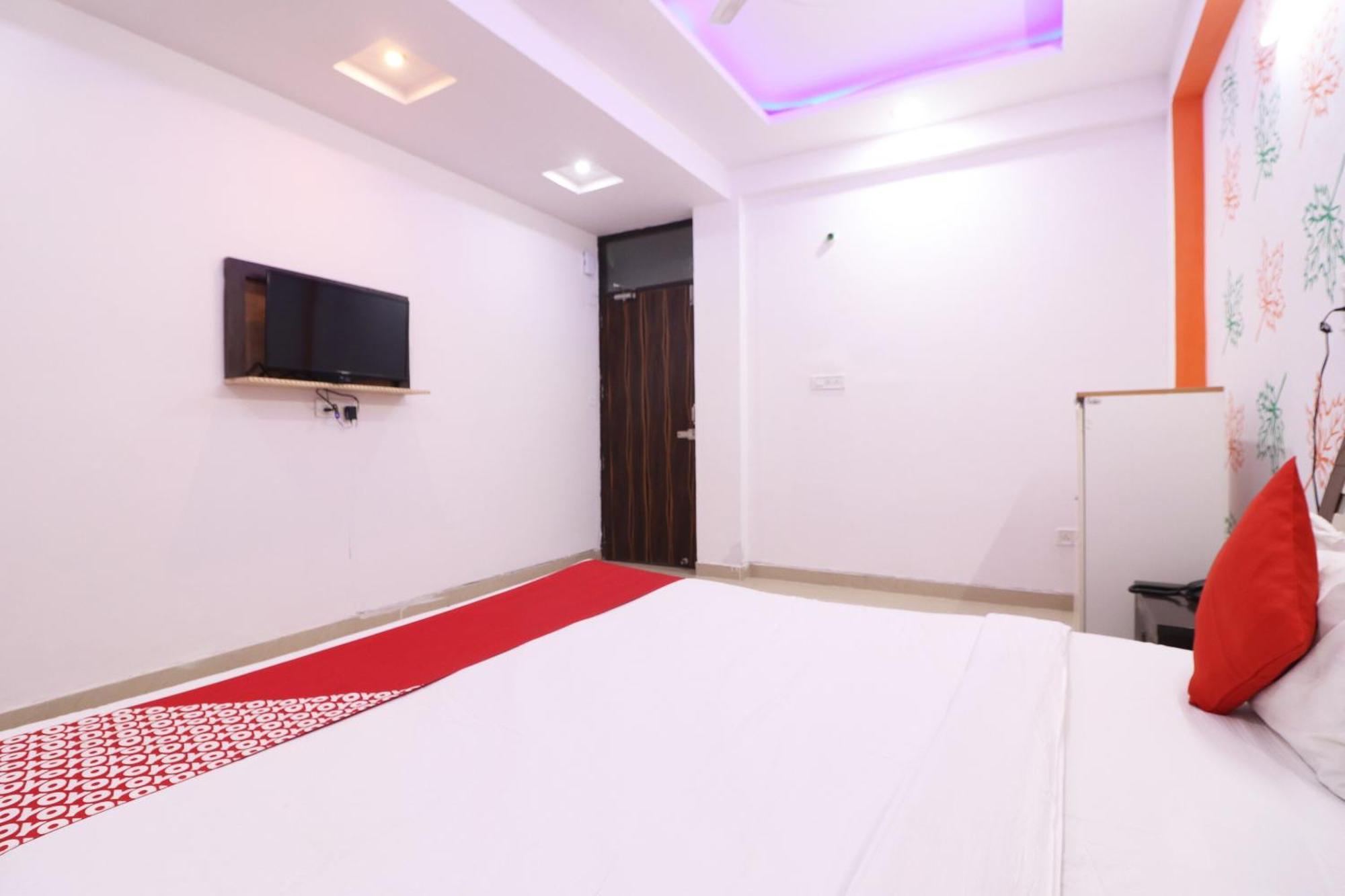 Hotel O Aaradhya Residency Noida Ngoại thất bức ảnh